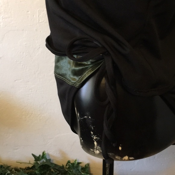 Ocean Gear Black and shimmering green swim suit - Picture 5 of 7